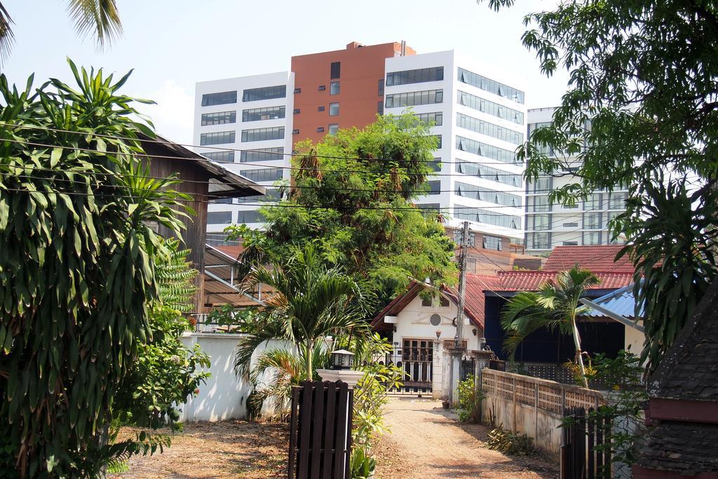 Villa Lao Vientiane Exterior photo